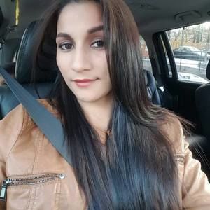 Meet your Posher, Cinthia